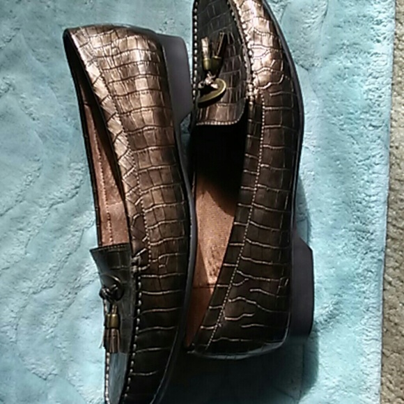 LifeStride metalic snakeskin pattern loafer - Picture 4 of 4